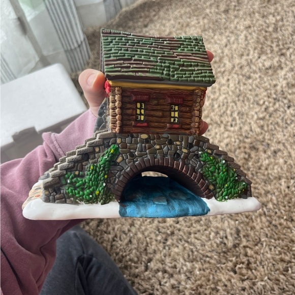 Santa’s Workbench Collections - stone bridge with house - Picture 2 of 4